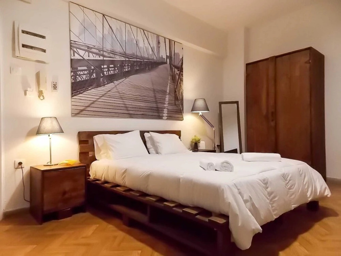 Central Cozy Studio, Athens City Link