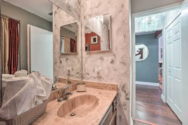 2 Bedrooms Apartment