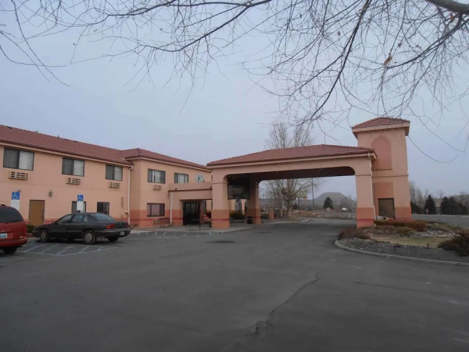 Super 8 Thermopolis