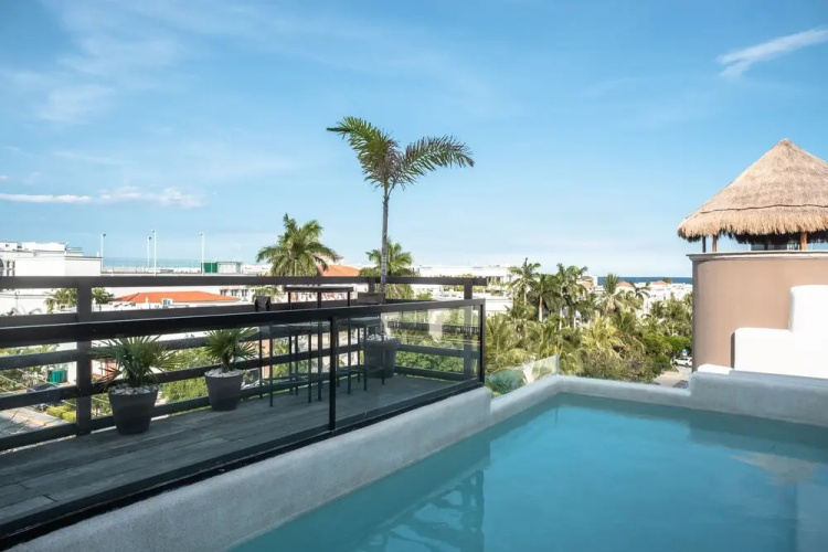 Maui Hostel - Adults Only