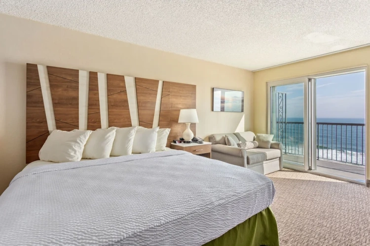 Standard Double room with balcony and oceanfront