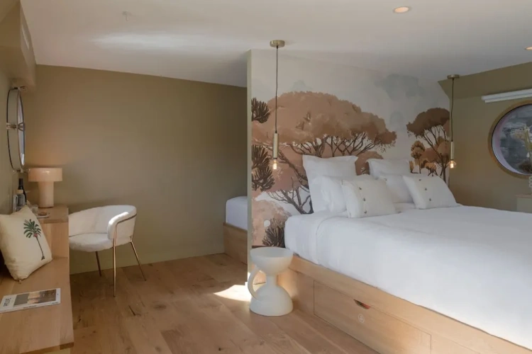 5 Bedrooms Standard room