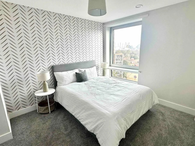 2 Bed Flat - Sleeps 4 - Balcony - Smoking