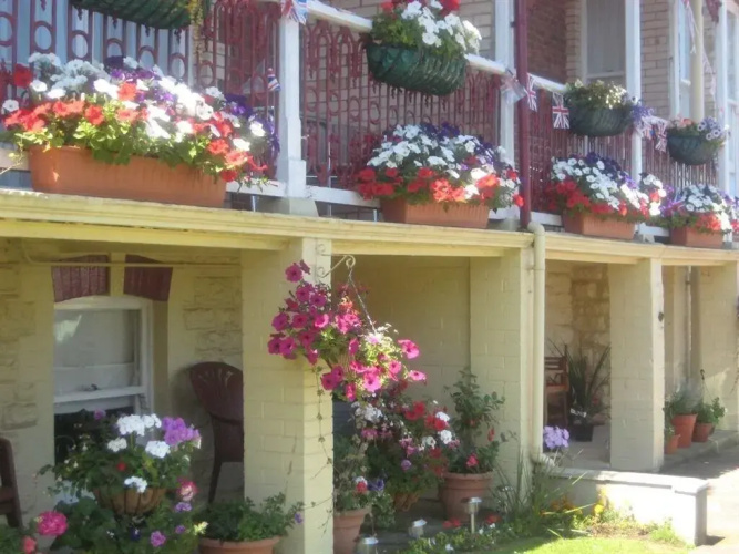 Cleve Court Hotel