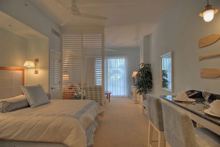 Harborside Suites at Little Harbor