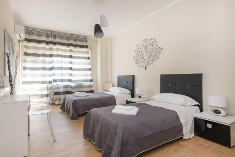 3 Bedrooms Apartment
