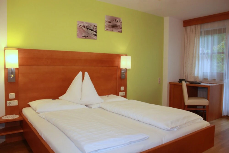 Hotel & Chalet Dorfer