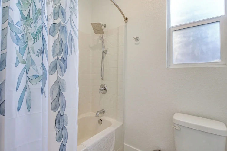 3 Bedrooms Cottage