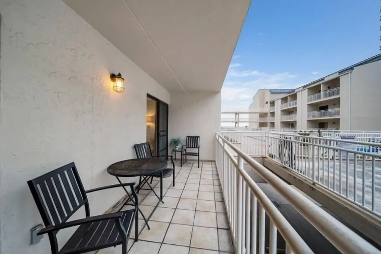 Sugar Beach 128 2 Bedroom Condo by Redawning