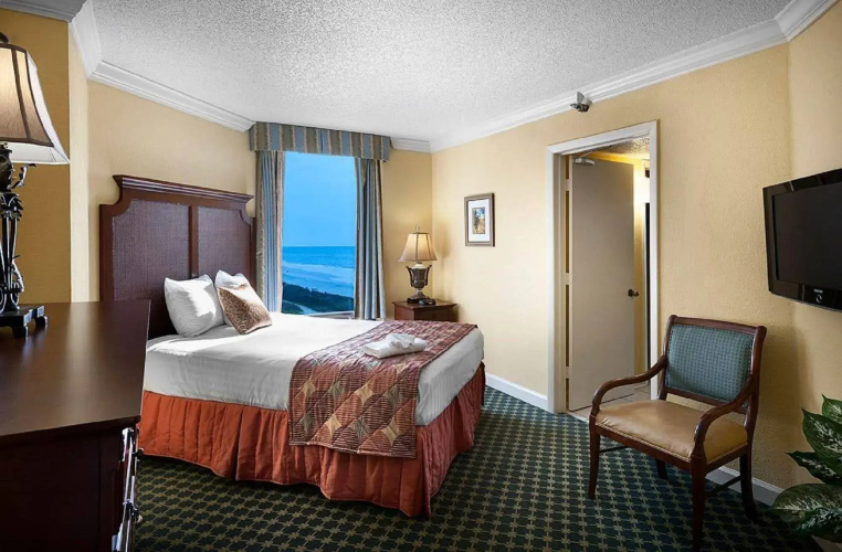 Sea Crest Oceanfront Resort