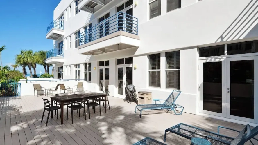 2 Bedrooms Apartment