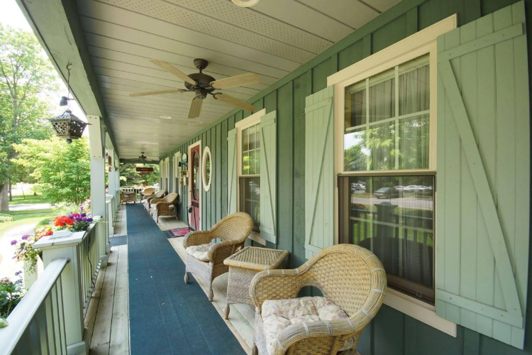 WeatherPine Inn