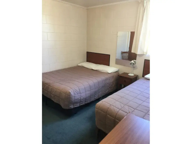 Milton Chalet Motel