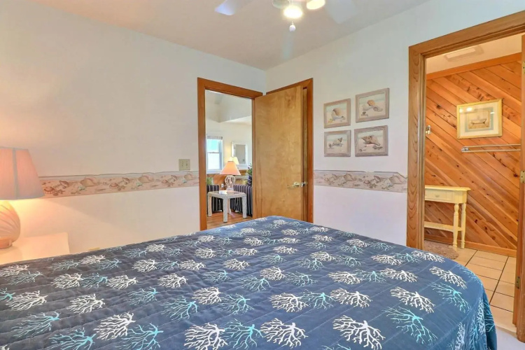 5018 - Mike`s Beach House