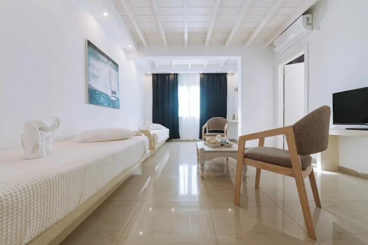 Naxian Emerald Hotel