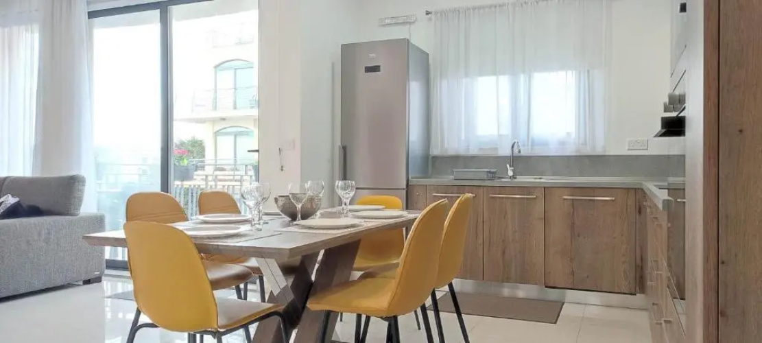 Bright Stylish Apartment