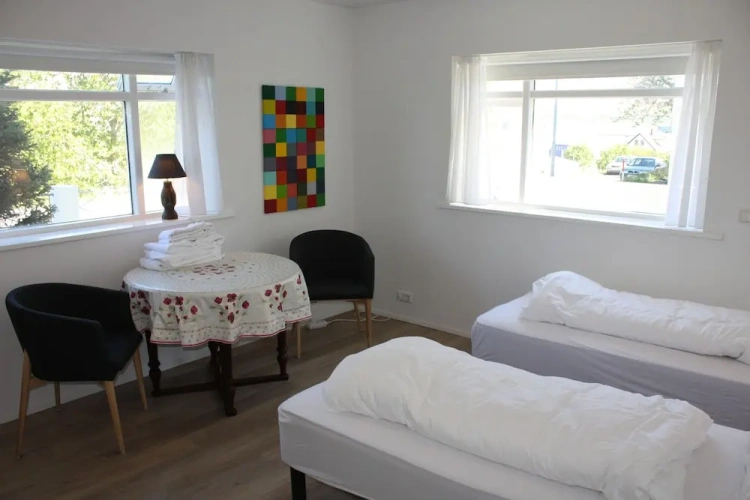 Comfort Triple Basement room