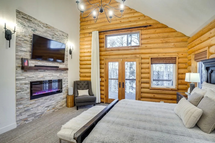 Spacious Mtn Manor, 1 Mi to Brian Head Resort!