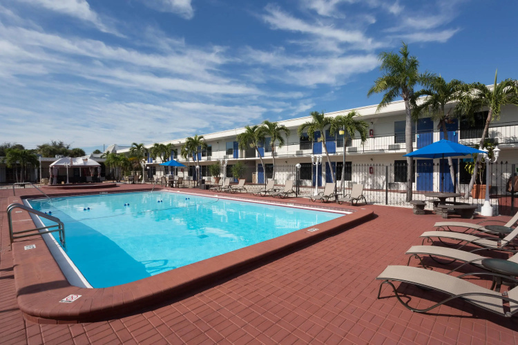 Days Inn by Wyndham St. Petersburg / Tampa Bay Area photo 11