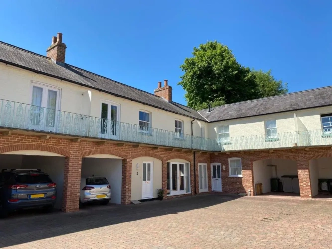 2 Bedrooms Cottage