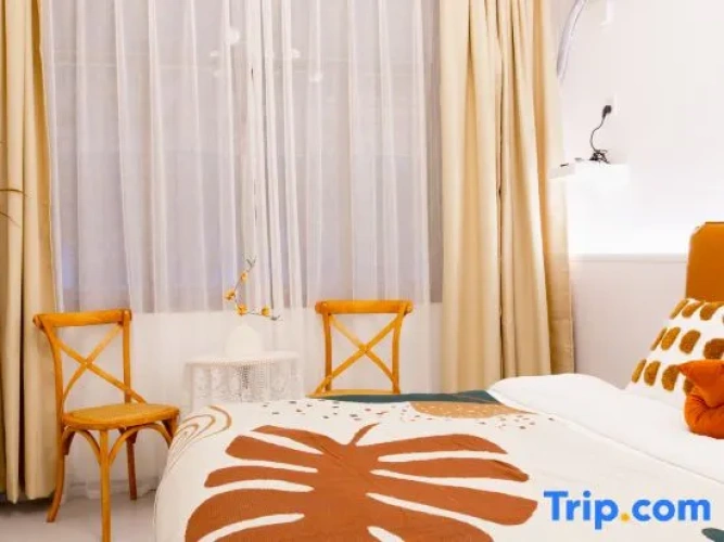 2 Bedrooms Family Suite with balcony and with street view