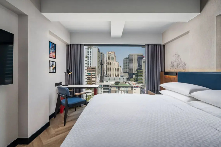 Deluxe Double room with city view
