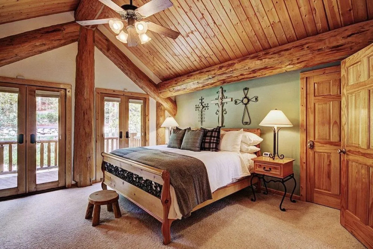 Discovery Lodge by RedAwning