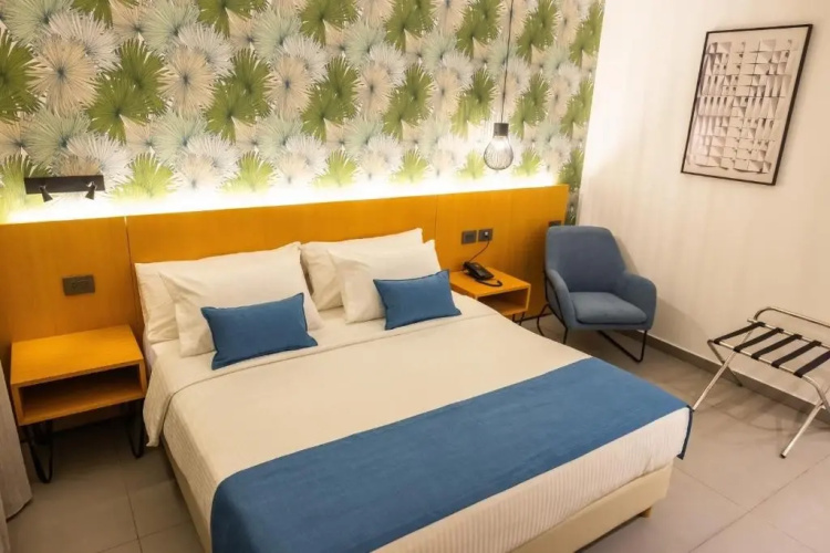 Le Grove Hotel