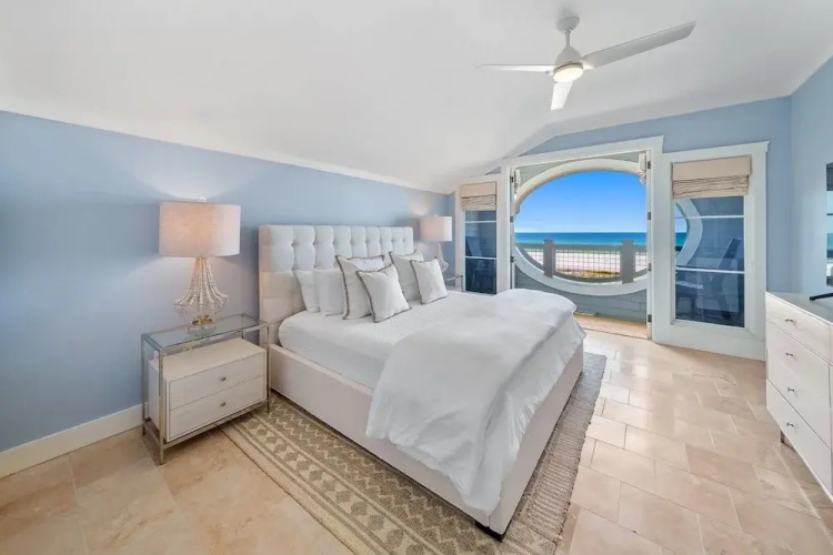 Paradise Loft 3 Bedroom Townhouse by RedAwning