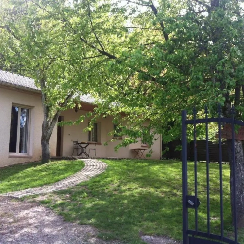 4 Bedrooms Cottage