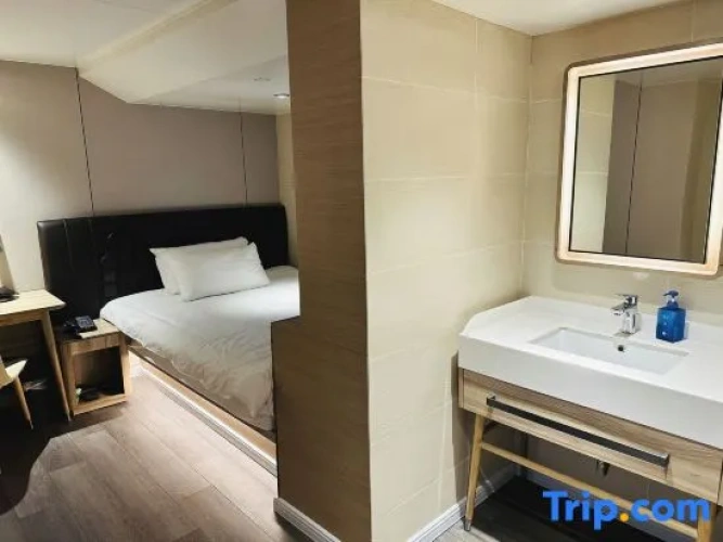 Standard Double room with view