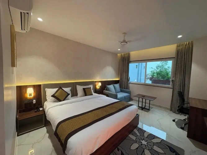 Superior Double room with city view