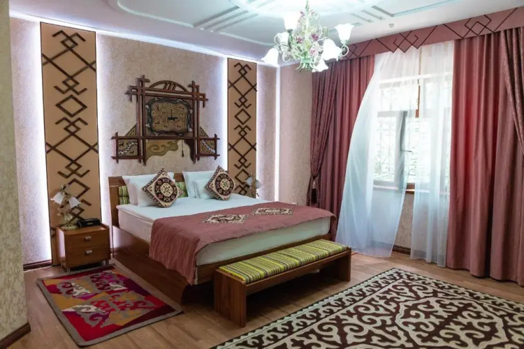 Golden Dragon Villa Hotel