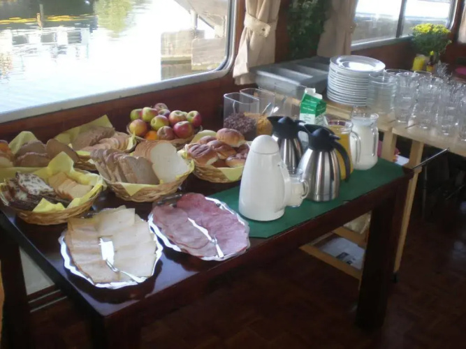 Botel Zebra