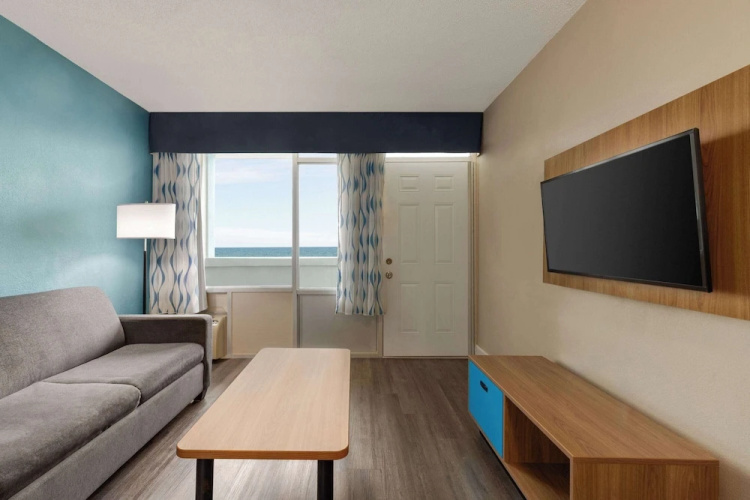 Days Inn Myrtle Beach-Beach Front