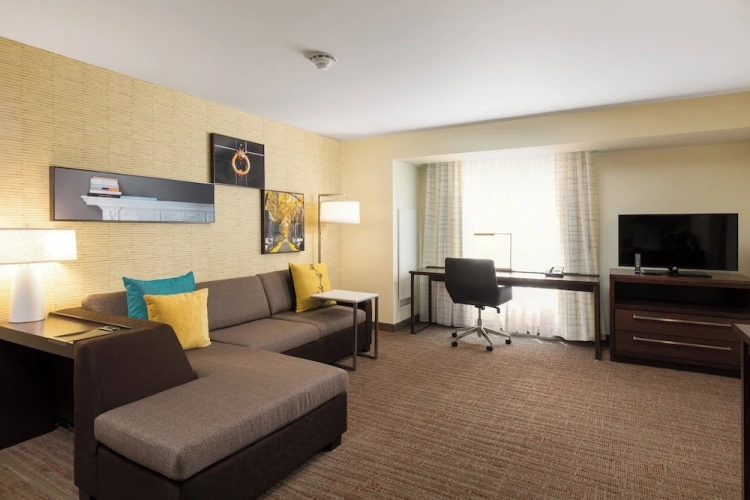 1 Bedroom Suite