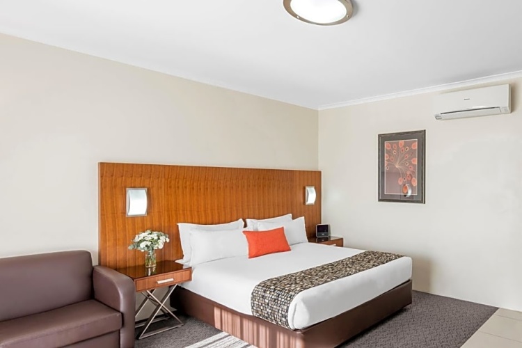 1 Bedroom Triple Apartment