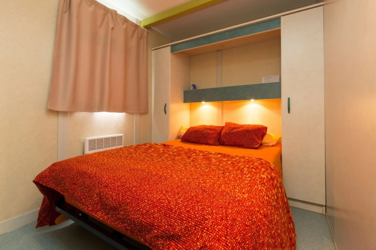 Camping Bungalows El Far