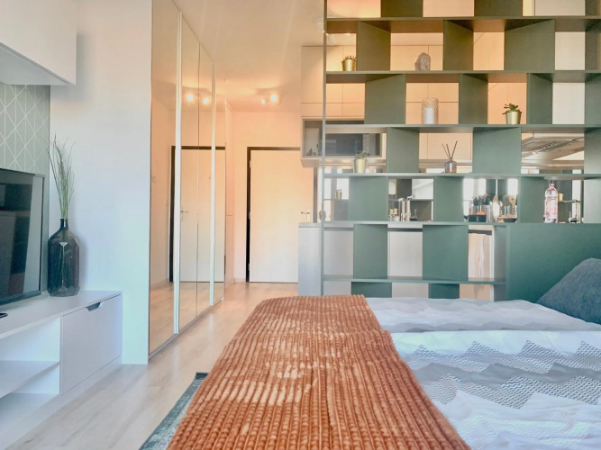 Luxury, bright Studio with parking and balcony in Bratislava center