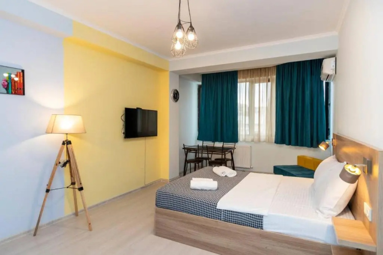 2 studio apartments w balcony in old Tbilisi