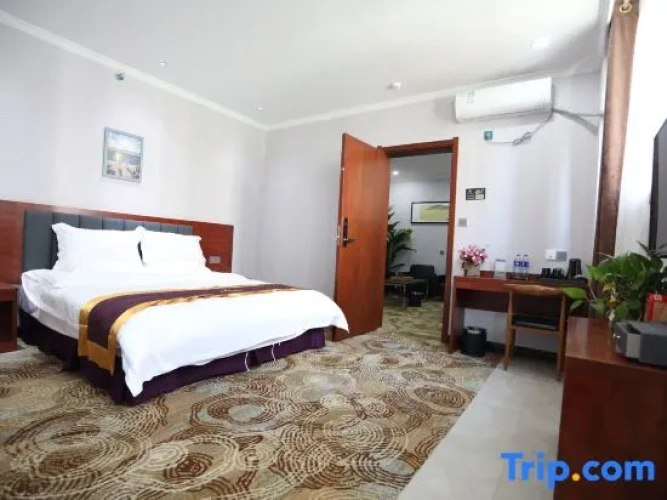 Deluxe Single Suite