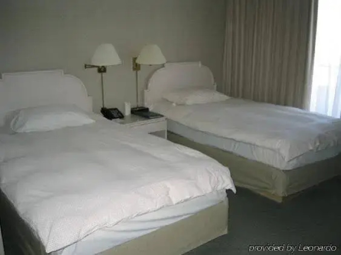 Empire Landmark Hotel