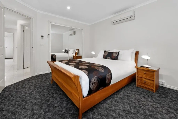 2 Bedrooms Villa