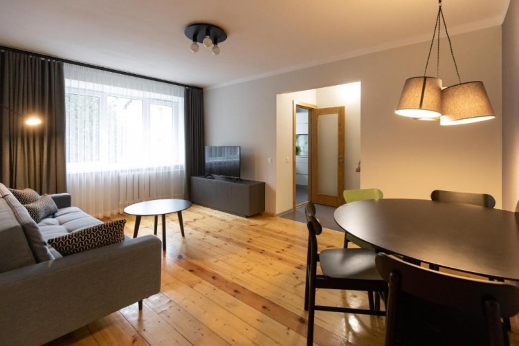 2 Bedrooms Apartment