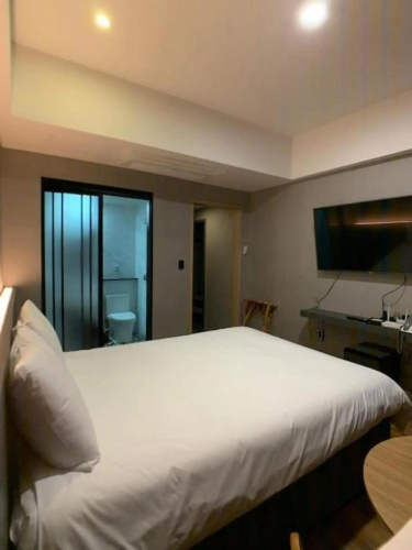 Renaissance Hotel - Hostel