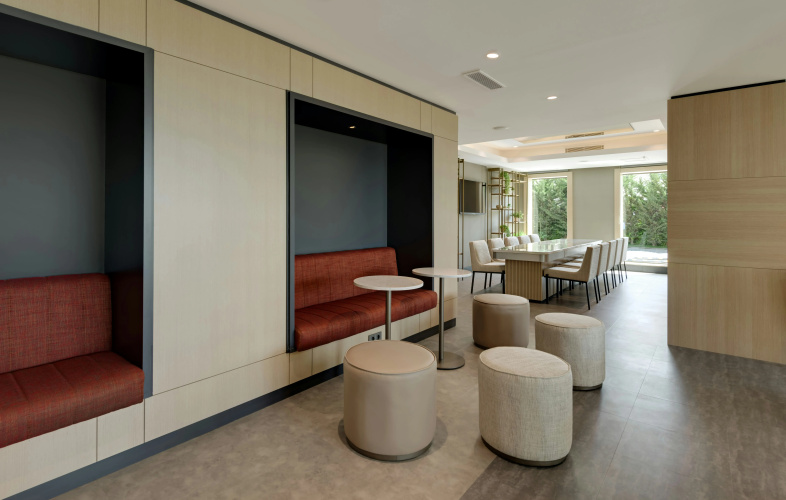 DoubleTree by Hilton Hotel Van