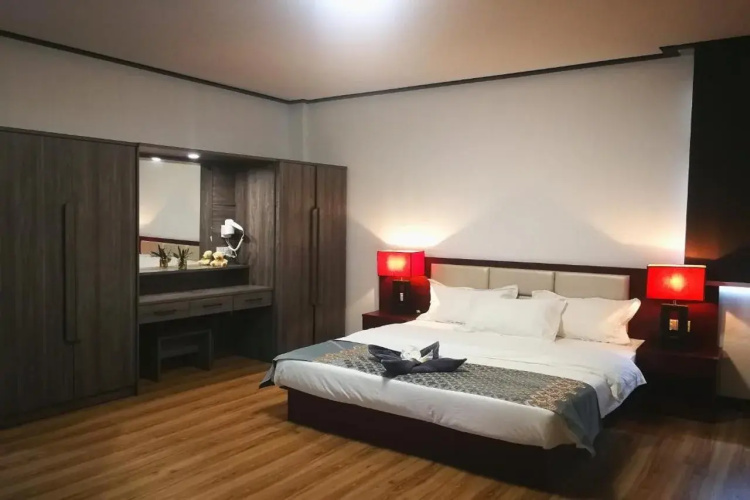 Marina Hotel