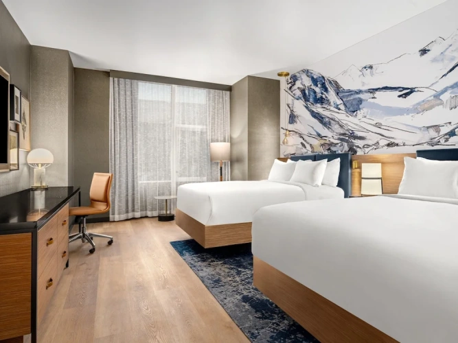 Standard Quadruple room with city view
