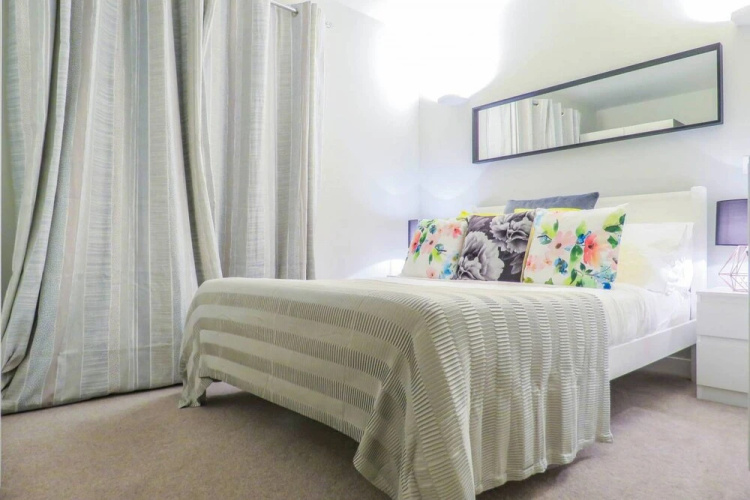Tudors - Yellow Suite - Free Parking