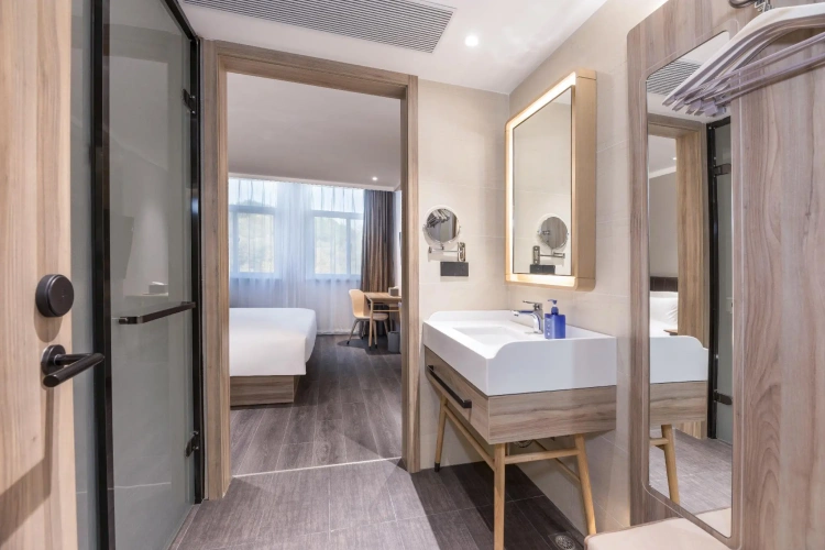 Superior Double room with street view